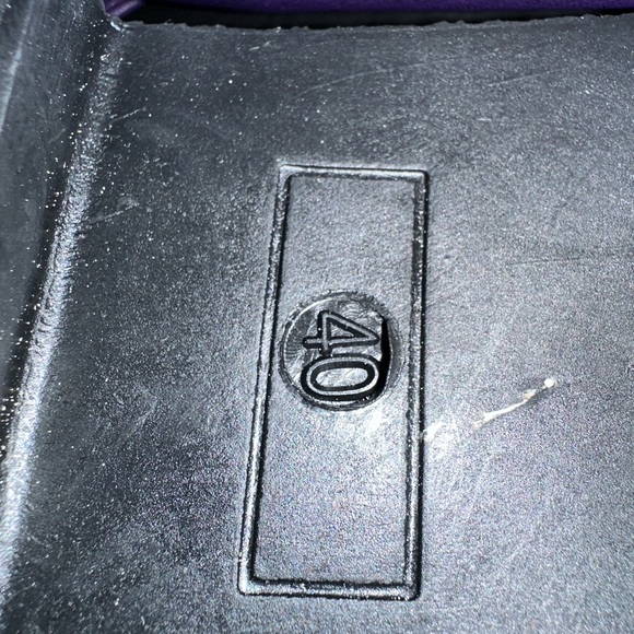 Boots Low Heel Women’s Size 40 (Size 8.5-9) New Condition Never Worn - Picture 4 of 5